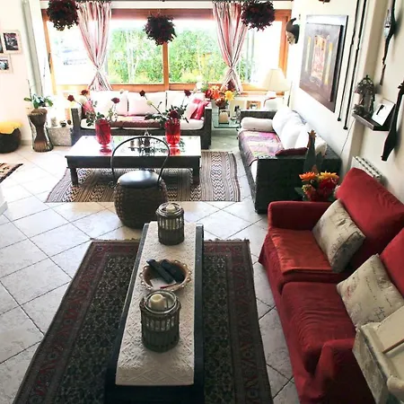 Nuvole 招待所 奧爾比亞